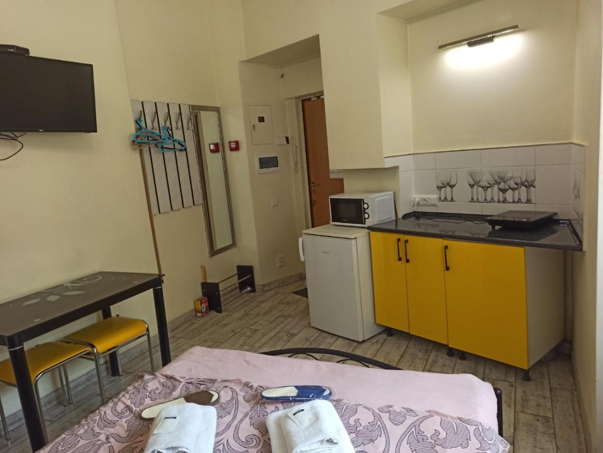 Smart Yellow Apartment-15 Хв Від Жд Вокзалу Leópolis Exterior foto